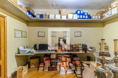 Casa à venda com 533m², 4 quartos e 4 vagasEscritório