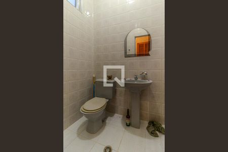 Casa à venda com 533m², 4 quartos e 4 vagasLavabo 4