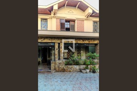 Casa à venda com 533m², 4 quartos e 4 vagasFachada