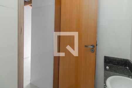 Casa de condomínio à venda com 80m², 2 quartos e 1 vagaBanheiro da área de serviço 