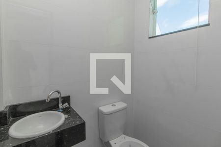 Casa de condomínio à venda com 80m², 2 quartos e 1 vagaBanheiro da área de serviço 