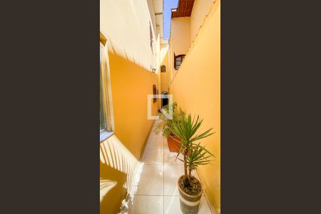 Casa à venda com 125m², 3 quartos e sem vagaÁrea de Serviço - Escada