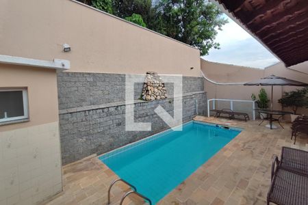 Casa à venda com 340m², 3 quartos e 4 vagasQuintal - Piscina