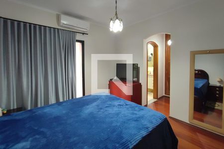 Casa à venda com 340m², 3 quartos e 4 vagasQuarto Suíte 2