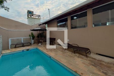 Casa à venda com 340m², 3 quartos e 4 vagasQuintal - Piscina