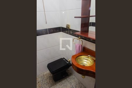 Casa à venda com 220m², 4 quartos e 3 vagas Casa à venda com 220m², 4 quartos e 3 vagasBanheiro 3