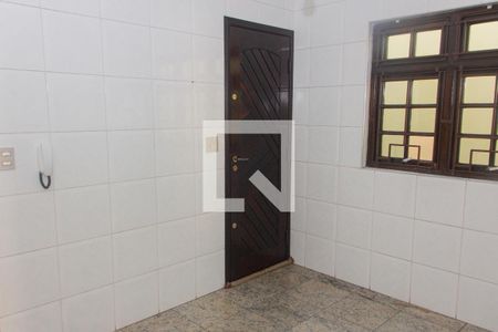 Casa à venda com 220m², 4 quartos e 3 vagas Casa à venda com 220m², 4 quartos e 3 vagasCozinha