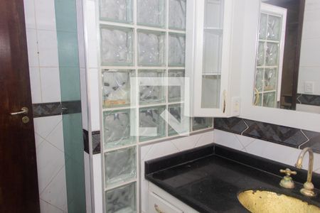 Casa à venda com 220m², 4 quartos e 3 vagas Casa à venda com 220m², 4 quartos e 3 vagasBanheiro 1 Suíte