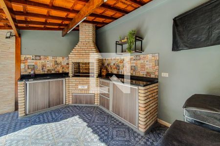 Casa à venda com 185m², 5 quartos e 2 vagas Casa à venda com 185m², 5 quartos e 2 vagasÁrea comum - Churrasqueira