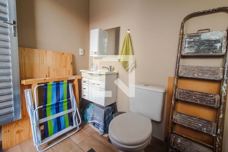 Casa à venda com 185m², 5 quartos e 2 vagas Casa à venda com 185m², 5 quartos e 2 vagasBanheiro de serviço