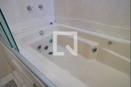 Apartamento à venda com 186m², 4 quartos e 3 vagasBanheiro da Suíte 1