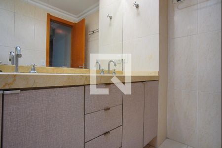 Apartamento à venda com 186m², 4 quartos e 3 vagasBanheiro da Suíte 1