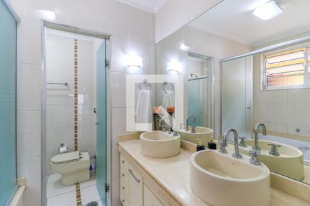 Casa à venda com 300m², 3 quartos e 2 vagas Casa à venda com 300m², 3 quartos e 2 vagasBanheiro da Suíte