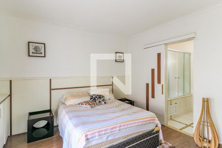 Casa à venda com 300m², 3 quartos e 2 vagas Casa à venda com 300m², 3 quartos e 2 vagasSuíte