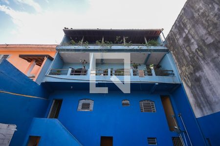 Casa à venda com 380m², 3 quartos e 5 vagas Casa à venda com 380m², 3 quartos e 5 vagasFachada Posterior