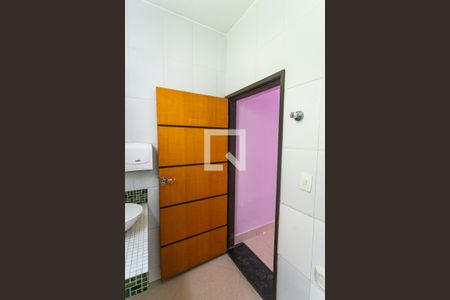 Casa para alugar com 232m², 8 quartos e sem vaga Casa para alugar com 232m², 8 quartos e sem vagaBanheiro Social