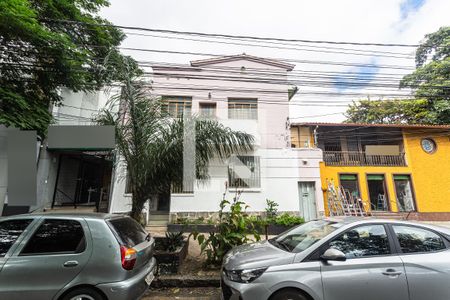 Casa para alugar com 232m², 8 quartos e sem vaga Casa para alugar com 232m², 8 quartos e sem vagaFachada