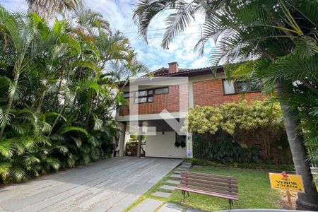 Casa de condomínio à venda com 400m², 5 quartos e 4 vagasFachada