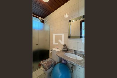 Casa de condomínio à venda com 400m², 5 quartos e 4 vagasBanheiro da Suíte 1