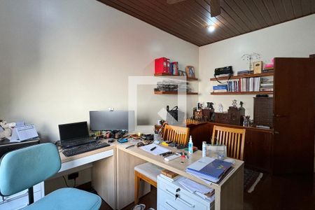 Casa de condomínio à venda com 400m², 5 quartos e 4 vagasEscritório