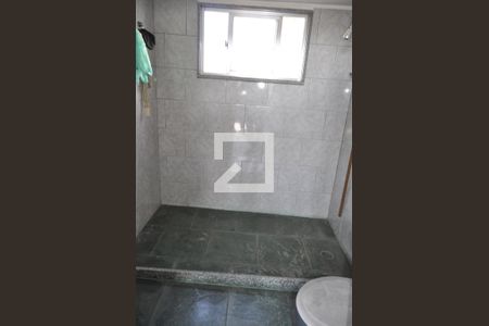 Casa à venda com 191m², 4 quartos e 3 vagasBanheiro