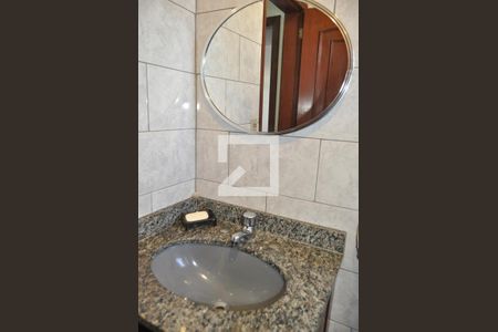 Casa à venda com 191m², 4 quartos e 3 vagasBanheiro