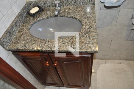 Casa à venda com 191m², 4 quartos e 3 vagasBanheiro