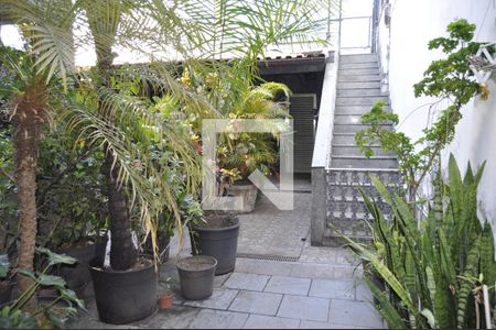 Casa à venda com 191m², 4 quartos e 3 vagasQuintal