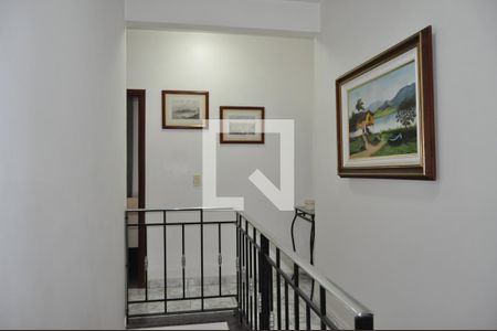 Casa à venda com 191m², 4 quartos e 3 vagasEscada