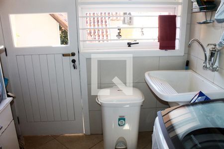 Casa à venda com 394m², 6 quartos e 2 vagas Casa à venda com 394m², 6 quartos e 2 vagasÁrea de Serviço