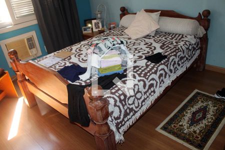 Casa à venda com 394m², 6 quartos e 2 vagas Casa à venda com 394m², 6 quartos e 2 vagasQuarto 4