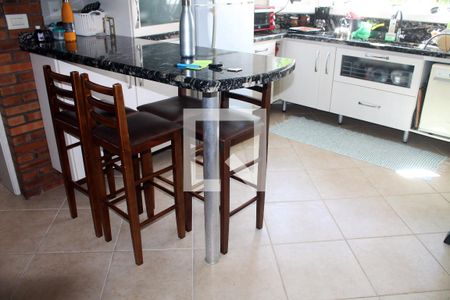 Casa à venda com 394m², 6 quartos e 2 vagas Casa à venda com 394m², 6 quartos e 2 vagasCozinha