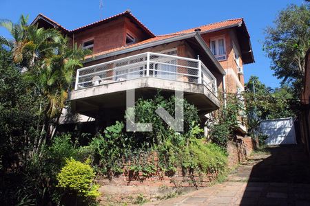 Casa à venda com 394m², 6 quartos e 2 vagas Casa à venda com 394m², 6 quartos e 2 vagasQuintal