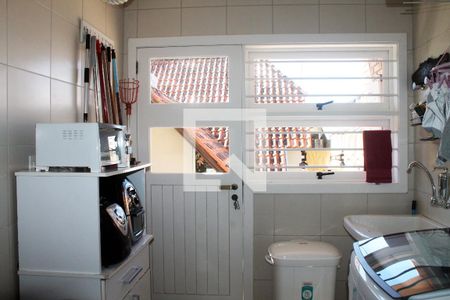 Casa à venda com 394m², 6 quartos e 2 vagas Casa à venda com 394m², 6 quartos e 2 vagasÁrea de Serviço