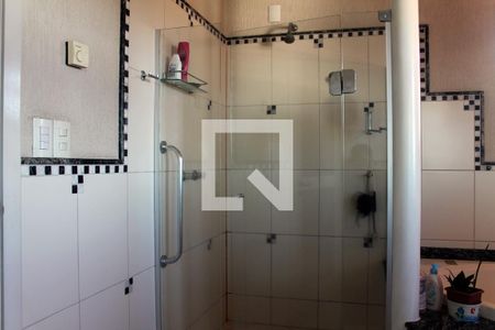 Casa à venda com 394m², 6 quartos e 2 vagas Casa à venda com 394m², 6 quartos e 2 vagasBanheiro