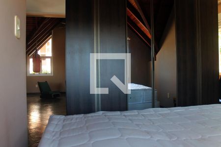 Casa à venda com 394m², 6 quartos e 2 vagas Casa à venda com 394m², 6 quartos e 2 vagasQuarto Casa Piscina