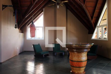 Casa à venda com 394m², 6 quartos e 2 vagas Casa à venda com 394m², 6 quartos e 2 vagasSala Casa Piscina