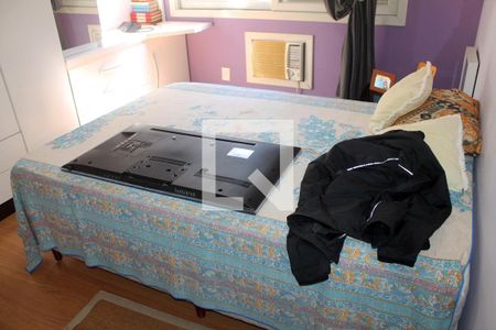 Casa à venda com 394m², 6 quartos e 2 vagas Casa à venda com 394m², 6 quartos e 2 vagasQuarto 5