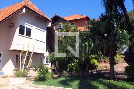 Casa à venda com 394m², 6 quartos e 2 vagas Casa à venda com 394m², 6 quartos e 2 vagasQuintal