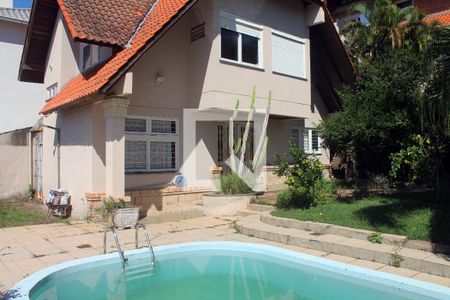 Casa à venda com 394m², 6 quartos e 2 vagas Casa à venda com 394m², 6 quartos e 2 vagasPiscina