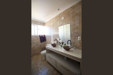 Apartamento à venda com 126m², 3 quartos e 2 vagas Apartamento à venda com 126m², 3 quartos e 2 vagasBanheiro 1