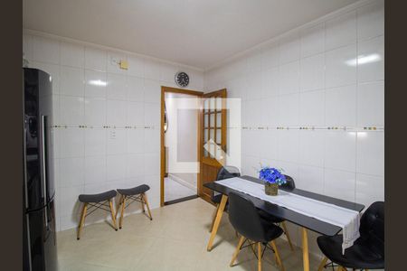 Casa à venda com 130m², 3 quartos e 2 vagasCozinha
