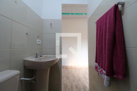 Casa à venda com 162m², 3 quartos e 4 vagasBanheiro da Suíte 2