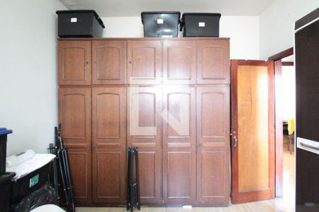 Casa à venda com 110m², 3 quartos e 5 vagasQuarto 2