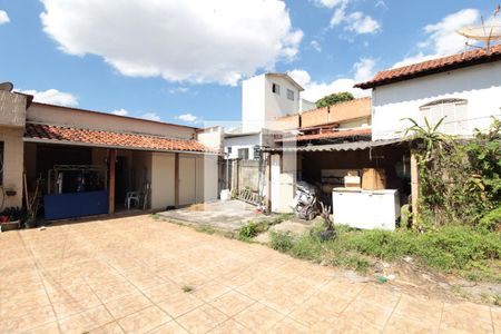 Casa à venda com 110m², 3 quartos e 5 vagasQuintal