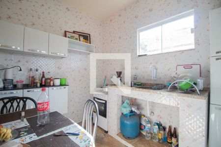 Casa à venda com 84m², 2 quartos e 2 vagas Casa à venda com 84m², 2 quartos e 2 vagasCozinha