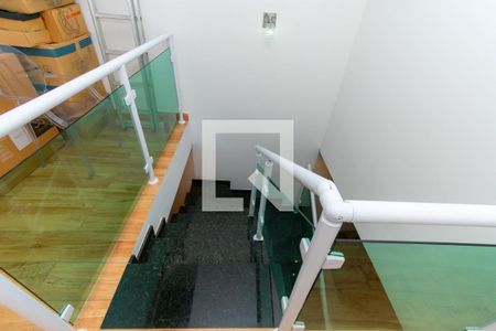 Casa à venda com 127m², 3 quartos e 2 vagas Casa à venda com 127m², 3 quartos e 2 vagasEscada