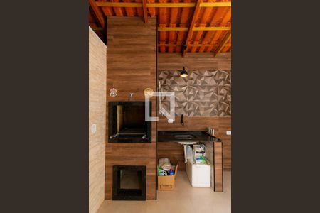 Casa à venda com 127m², 3 quartos e 2 vagas Casa à venda com 127m², 3 quartos e 2 vagasÁrea gourmet - Churrasqueira