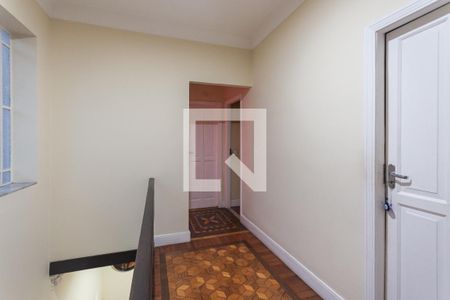 Casa à venda com 200m², 3 quartos e 4 vagasHall