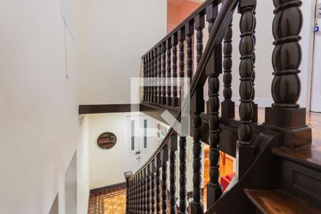 Casa à venda com 200m², 3 quartos e 4 vagasEscada